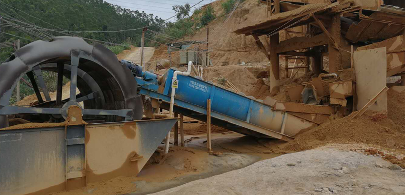 廣西貴港時（shí）產80方風化石洗沙生產線