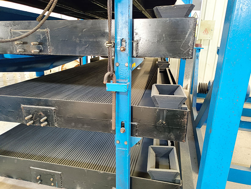 多層懸掛式搖（yáo）床