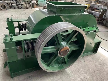 對輥破碎機工作原理